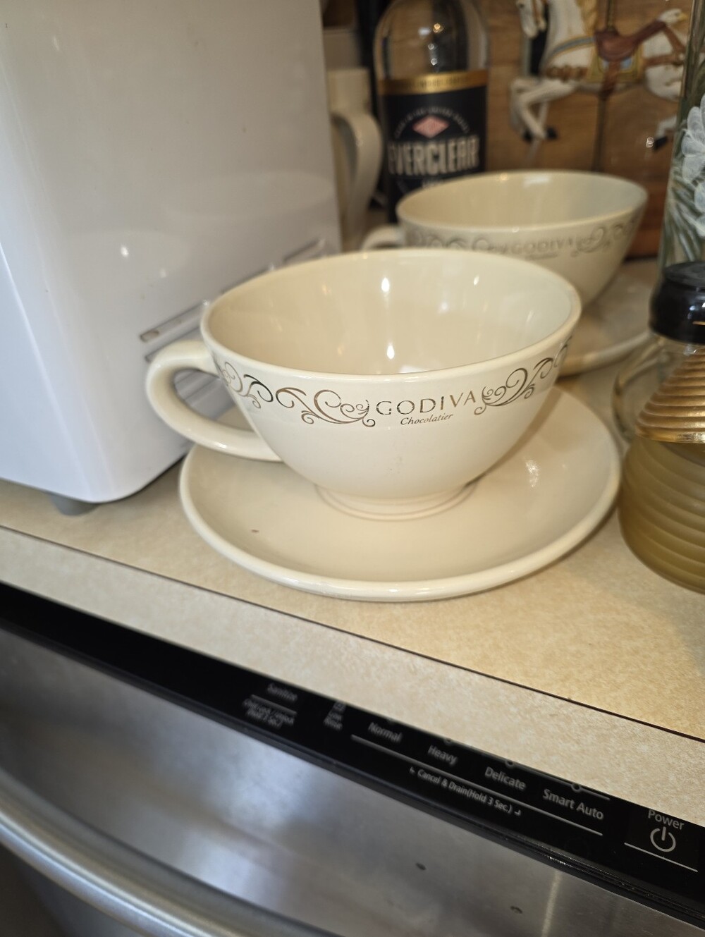2 Sets GODIVA Cream Ceramic Teacup and Saucer